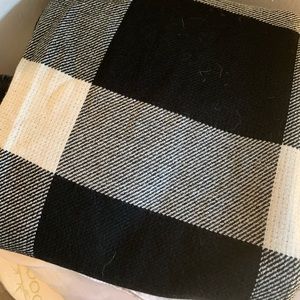 Uniqlo play blanket scarf